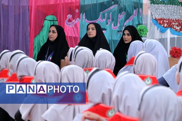 بهارستان دو صحنه همفکری، همدلی و همکاری پیشتازان در همایش یاوران انقلاب