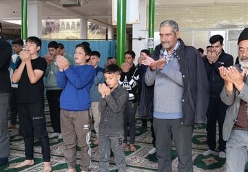 اولین روز اعتکاف با استقبال پرشور دانش‌آموزان در سفیددشت آغاز شد
