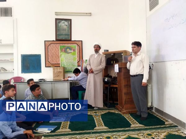 برگزاری جشن تکلیف در دبیرستان نمونه دولتی دانش 