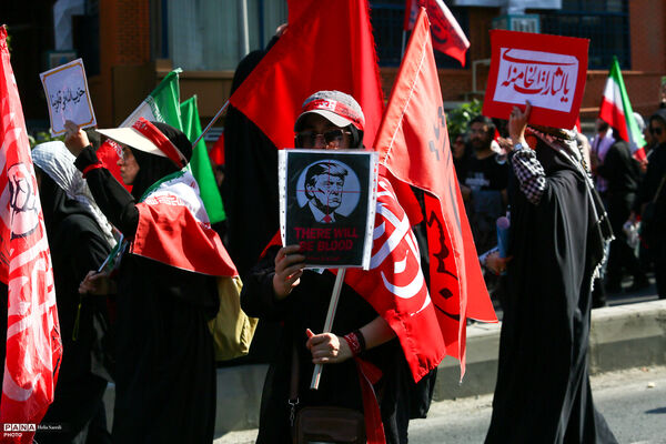 مراسم تشییع پیکر مطهر رهبر شهید انقلاب در تهران - 4