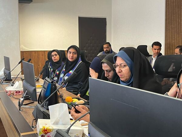 دیدار  صمیمانه مربیان و اعضای سازمان دانش‌‌آموزی فارس با مدیرکل آموزش و پرورش فارس