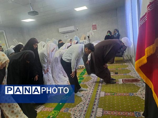 نماز جماعت به امامت امام جمعه‌‌‌ی موقت میناب