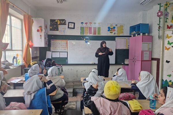 حضور کارشناس آموزش و ترویج منابع طبیعی در مدارس منطقه کهریزک 
