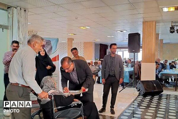  بزرگداشت رزمندگان سلامت و سالمندان