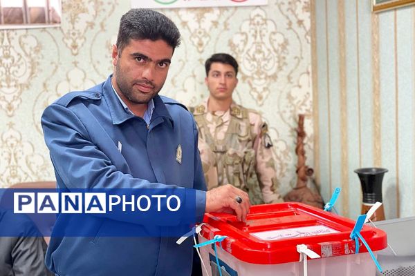 حضور پرشور مردم قوچان در دور دوم انتخابات ریاست‌جمهوری 