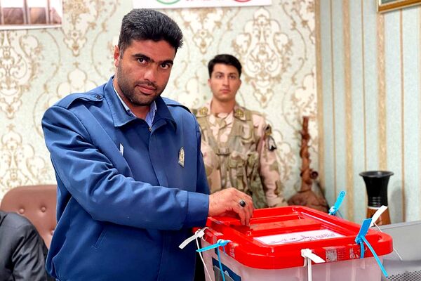 حضور پرشور مردم قوچان در دور دوم انتخابات ریاست‌جمهوری 