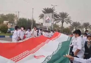 حماسه‌آفرینی دانش‌آموزان قشم در ۱۳ آبان