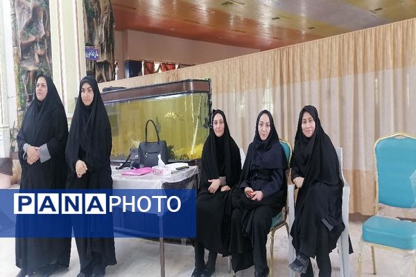 برگزاری همایش" بانوی شاد، بانوی سالم "در مشهد