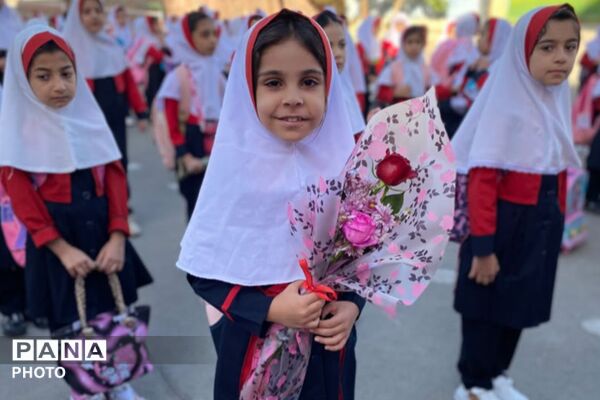 برپایی ایستگاه سلامت و انتخاب سفیران سلامت مدرسه رضوان شهرستان رباط‌کریم
