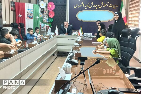 تقدیر از نوآموزان پرتلاش در پویش «مشت کوچک، بدرقه بزرگ» ناحیه دو شهرری 