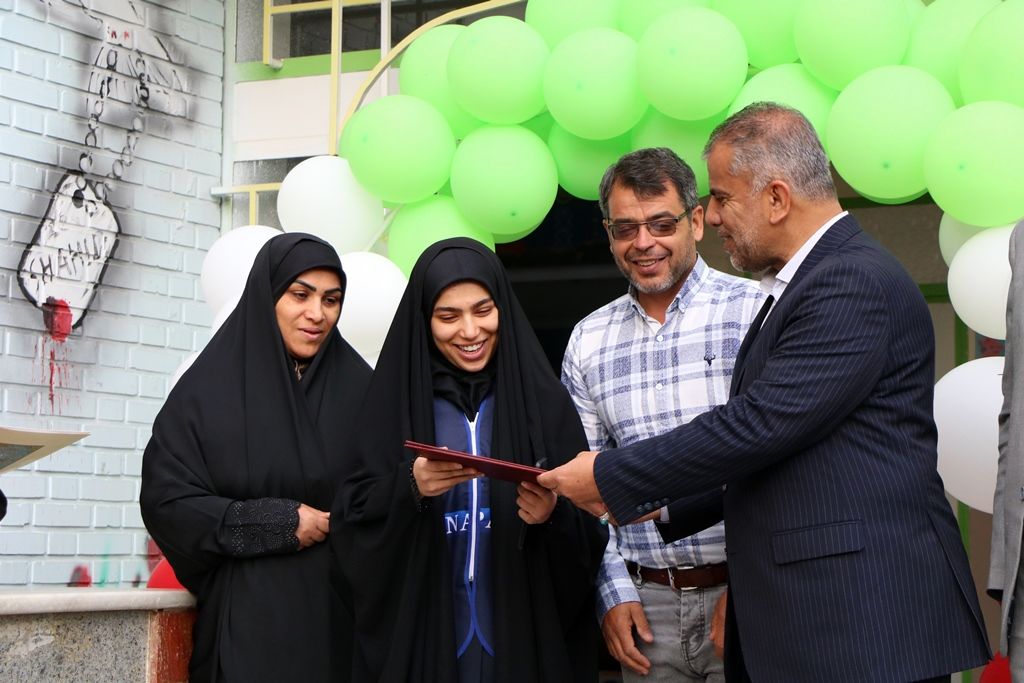 عدالت در فضای آموزشی در کلام دانش‌آموز عدالت‌خواه؛ تکریم مدیرکل از صدای صادق فردای ایران