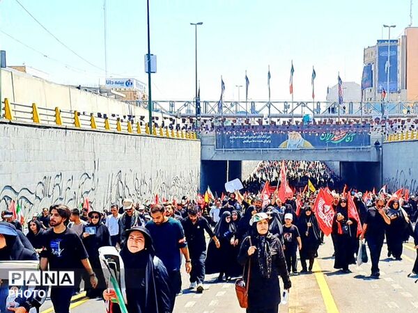 آخرین سلام؛ از میدان انقلاب تا میدان آزادی، تهران در آیین وداع با رهبر شهید