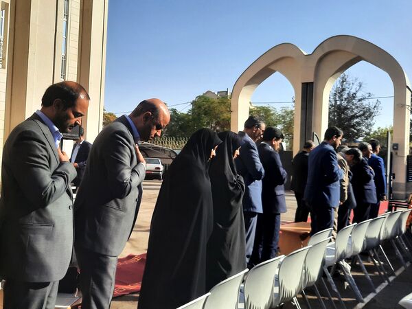 مراسم باشکوه زنگ ایثار و مقاومت در دبیرستان مصلی نژاد حضرت ام البنین