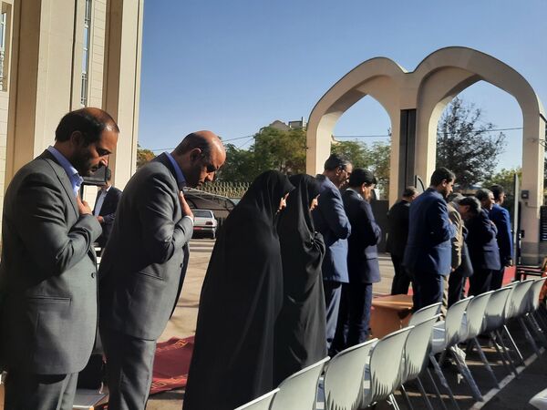 مراسم باشکوه زنگ ایثار و مقاومت در دبیرستان مصلی نژاد حضرت ام البنین