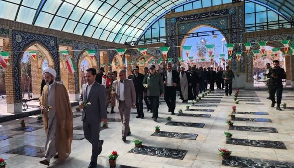 گلباران گلزار شهدای خلیل‌آباد در دهه فجر