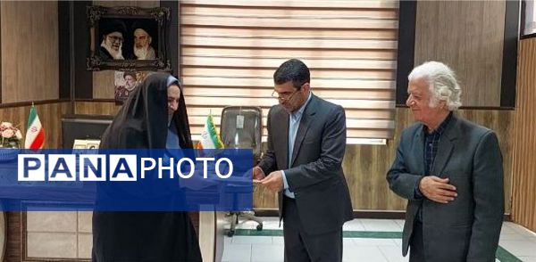 تقدیر از دانش آموز خبرنگاران پانا در قائمشهر