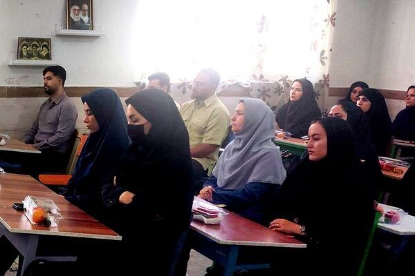 جلسه مشترک شورای معلمان مدارس ۱۲ بهمن و سامنی