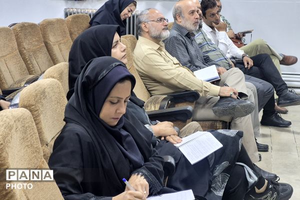 مربیان پیشتاز منطقه ۵ تهران، اصول تخصصی برپایی چادرهای امدادی هلال‌احمر را فرا گرفتند