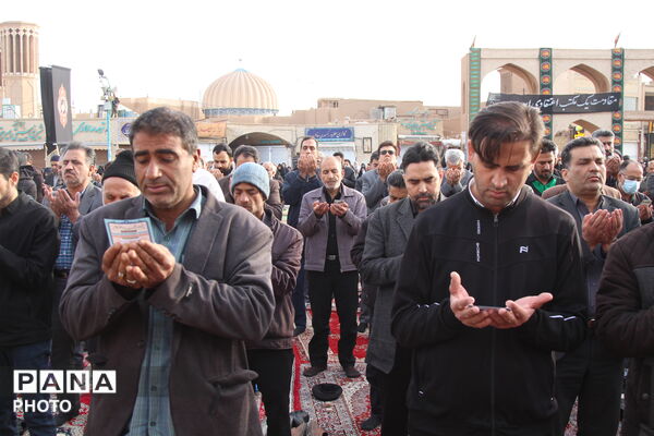 برپایی باشکوه نماز عید فطر در یزد