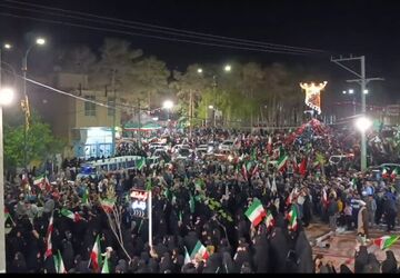 خونی که دررگ ماست هدیه به رهبرماست