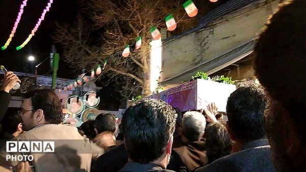 حضور پرشور مردم غیور و شجاع  شهرستان نیشابور در  تشییع پیکر  مطهر شهید مهدی عمارلو 