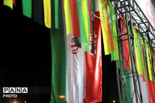 حضور پررنگ اداره آموزش و پرورش در راهپیمایی میدان انقلاب