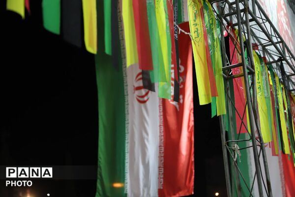 حضور پررنگ اداره آموزش و پرورش در راهپیمایی میدان انقلاب