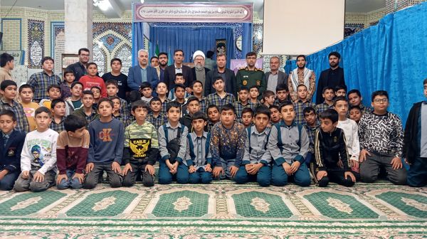 نماز جمعه با حضور دانش‌آموزان فعال بسیجی شهر بن