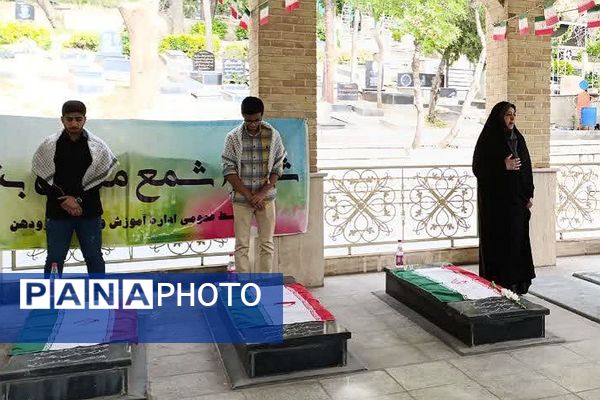 غبارروبی مزار شهدای رودهن توسط فرهنگیان و دانش‌آموزان دبیرستان ابن‌سینا