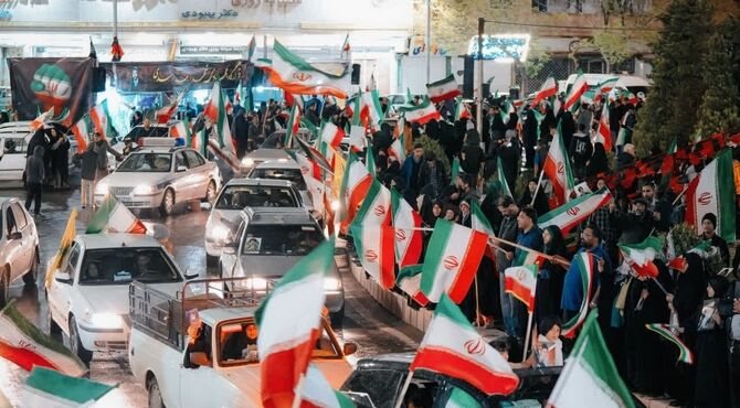 پیام اقتدار نوجوانان ایرانی با رجزخوانی