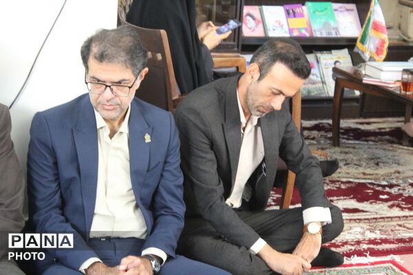 دیدار مسئولان سملقان با امام جمعه شهرستان در هفته دفاع مقدس