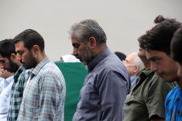 برگزاری نماز جمعه شهر قیامدشت با حضور رئیس اداره آموزش و پرورش ناحیه یک شهرری