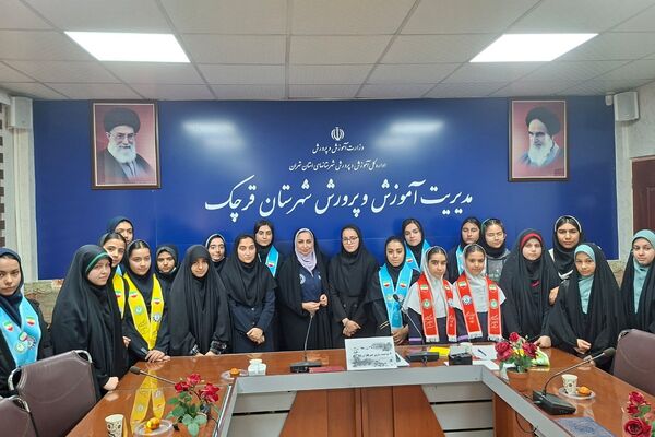 جلسه هم‌افزایی و توانمندسازی دانش‌آموزان جدیدالورود خبرگزاری پانا قرچک