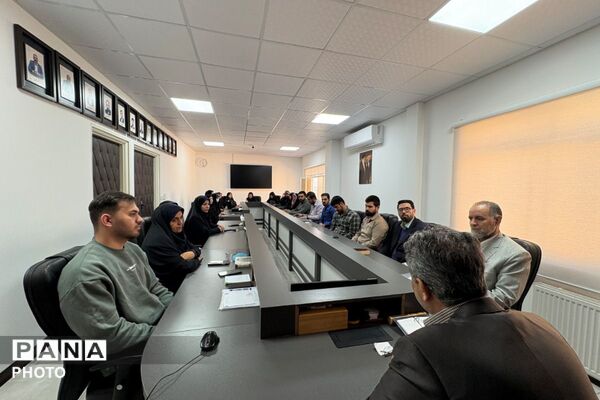 نشست صمیمی سرگروه‌ها به مناسبت هفته امور تربیتی