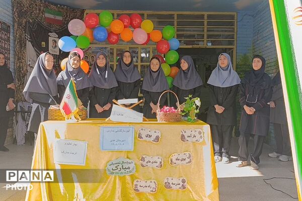 نواختن زنگ دانایی در مدارس عفاف،مشکات و هدی 