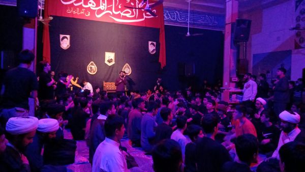 شبی معنوی برای دانش آموزان معتکف 