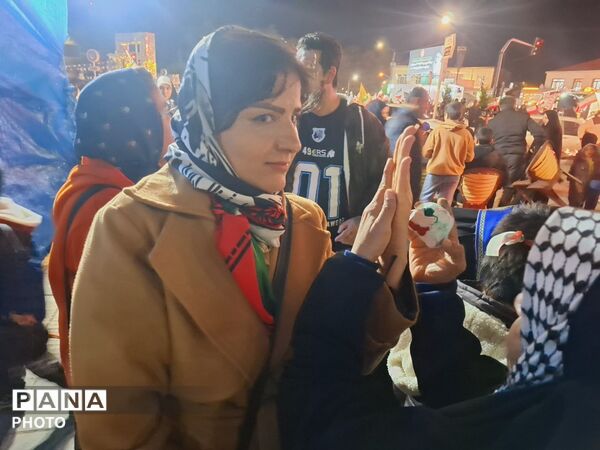 میز فرهنگی و هنری کانون فرهنگی تربیتی ۱۵ خرداد در میدان شریعتی