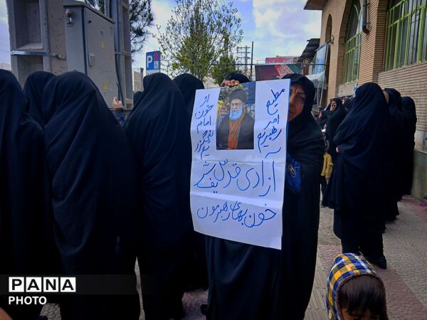 در سوگ آموزگاران و همکلاسی‌های مینابی