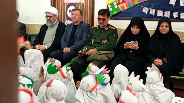  قاب‌های خبری از مراسم زنگ انقلاب در دبستان بوستان شهرستان بن