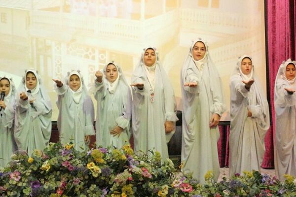 تجلیل از مقام مادر و گرامیداشت مقام حضرت فاطمه(س) در جشن روز مادر دانشگاه آزاد فیروزکوه