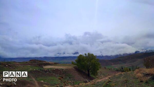 قلعه‌تک در اردیبهشت؛ جادوی باران و شکوفه