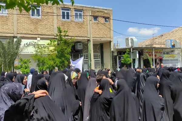 حضور حماسی مردم زرقان در راهپیمایی روز قدس