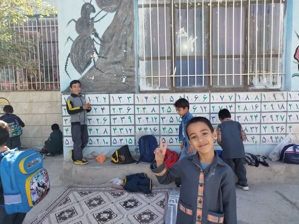 ایجاد فضای شاد وصمیمی در دبستان شهید عجمی فدافن