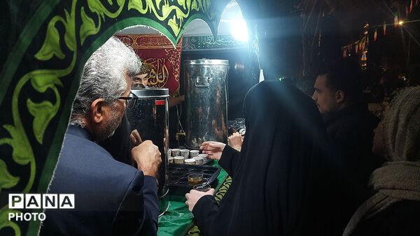 سقاخانه قمر بنی هاشم در بلوار فضل میزبان عاشقان وطن شد 