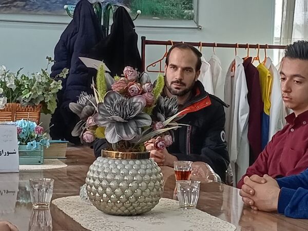 جلسه هم‌اندیشی اعضای شورای دانش‌آموزی دبیرستان نمونه آیت‌الله خامنه‌ای 