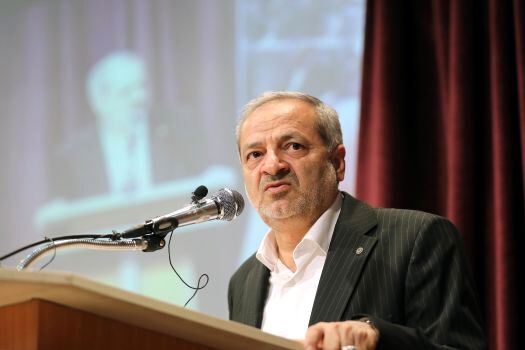 دکتر کاظمی: خانواده‌ها باید در بهبود فضای زیستی فرزندانشان در مدرسه نقش‌آفرین باشند/ با تکیه بر توان مردمی می‌توان بسیاری از مسائل را حل کرد 
