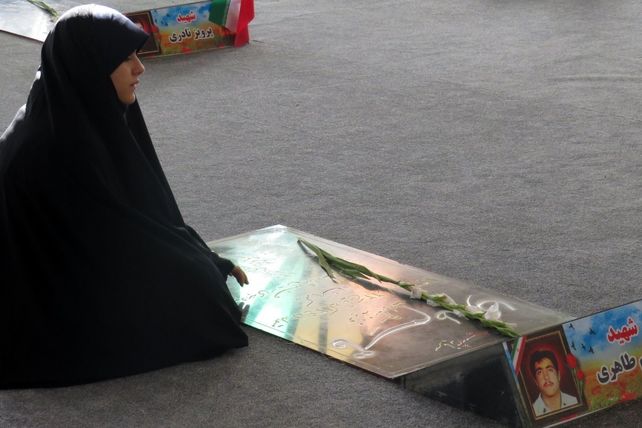 غبارروبی گلزار شهدا بن