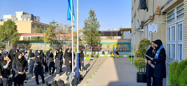 گذری برصبح‌گاه دبیرستان وکیلی ۹