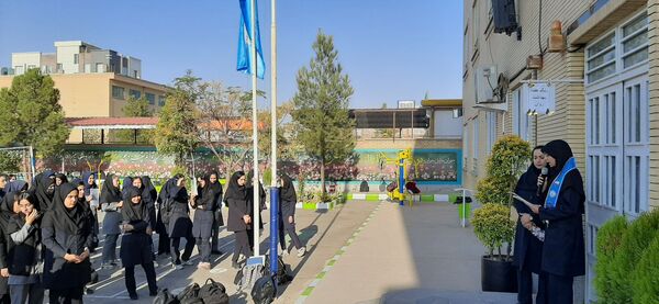 گذری برصبح‌گاه دبیرستان وکیلی ۹