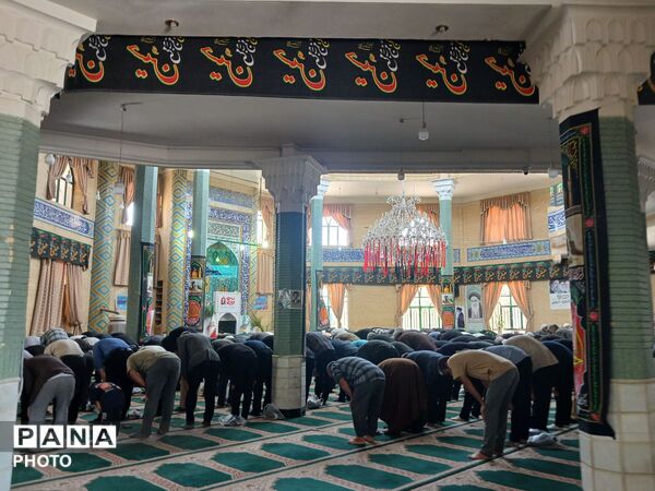 مصلای باخرز میزبان نمازگزاران ولایتمدار